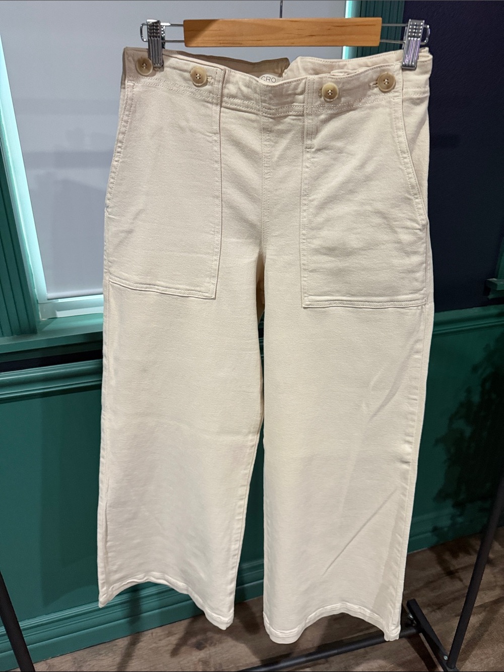 Pilcro Cream Wide-Leg Capris with Front Patch Pockets